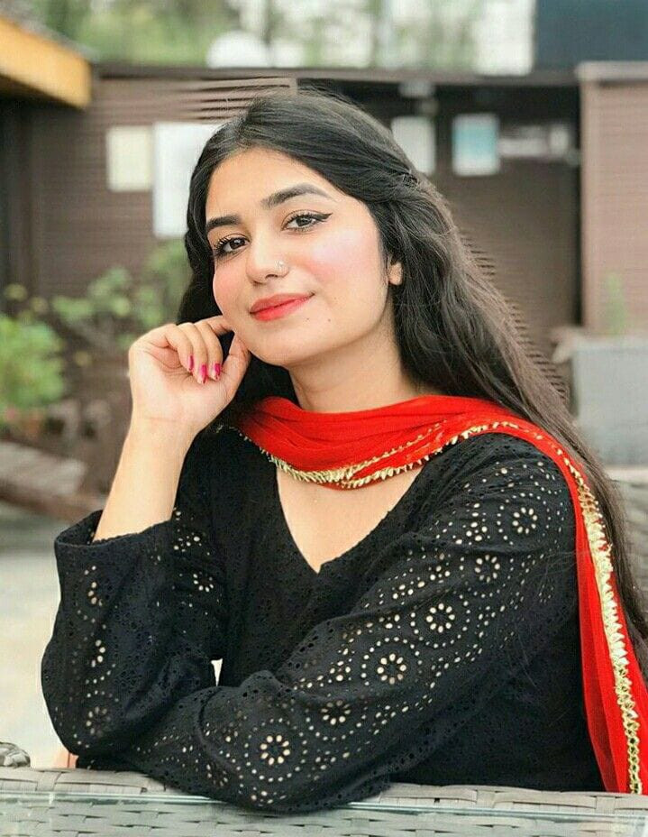 Mahnoor Fatima — public profile photo